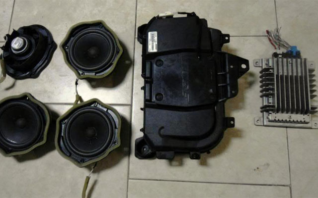 Cách tháo nam châm, chi tiết  ra khỏi loa